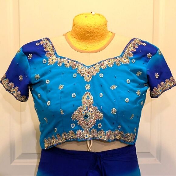 Gorgeous M Pre-Stitched Blue Ombre Saree with Gold and Blue Embroidery - Picture 8 of 9